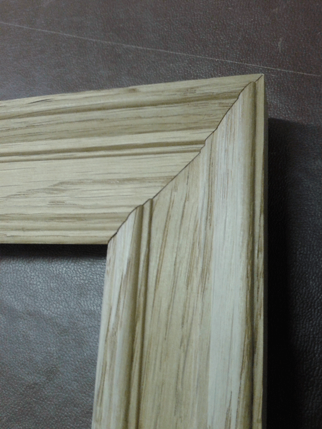 Oak moulding to be identified.
